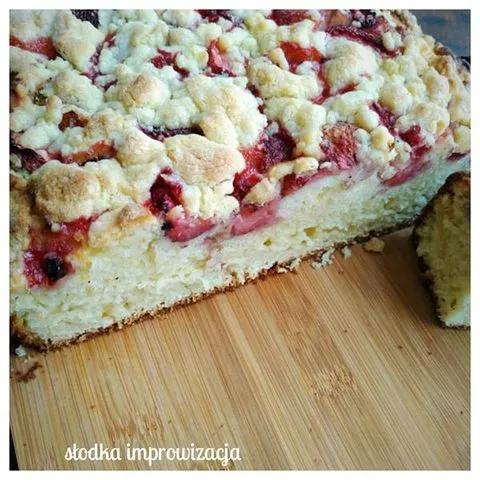 Ciasto z owocami na zsiadłym mleku